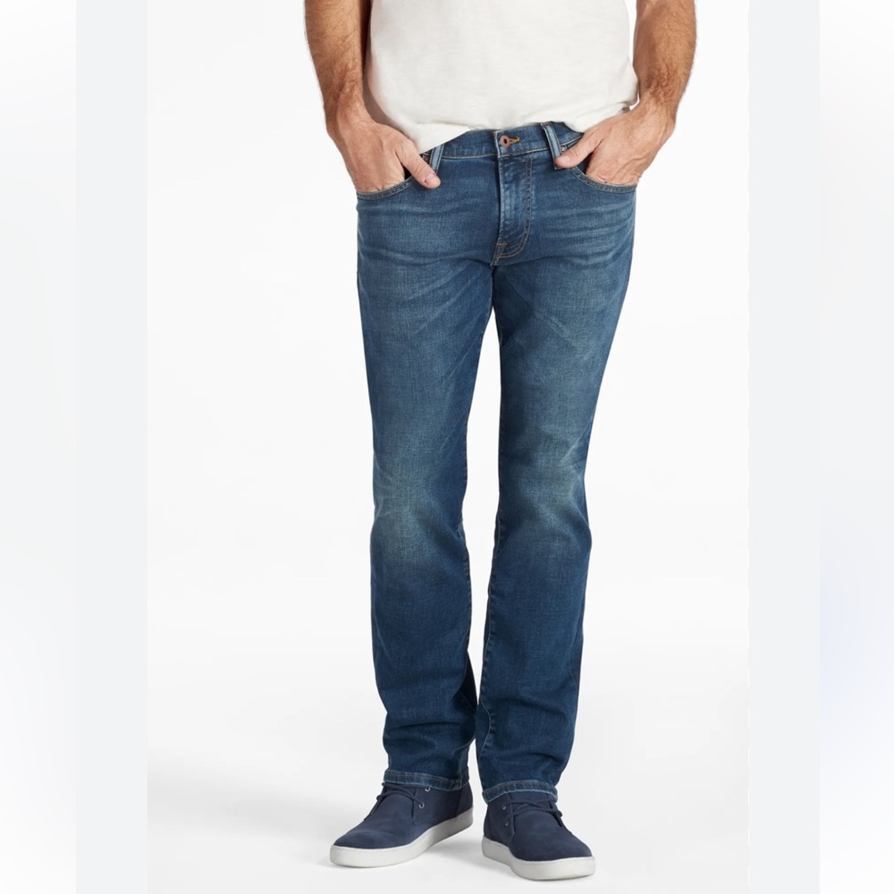 NWT Lucky Brand Dark Blue Straight Jeans